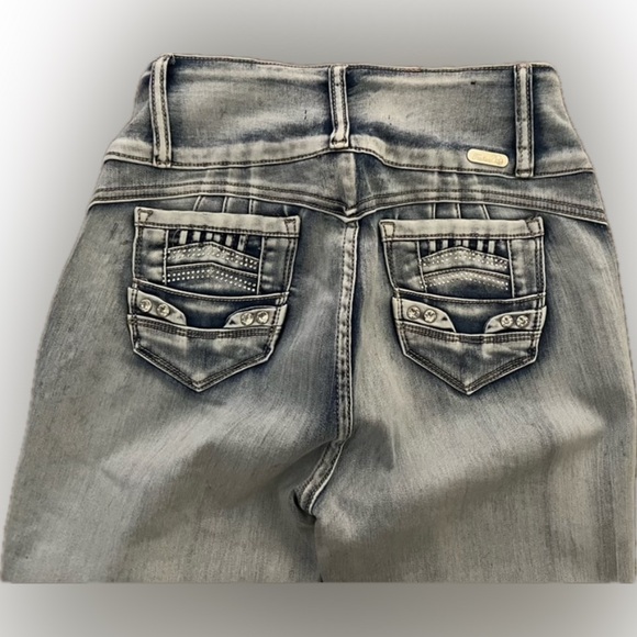 Fashion 2 Love Women’s Jeans - Picture 3 of 5